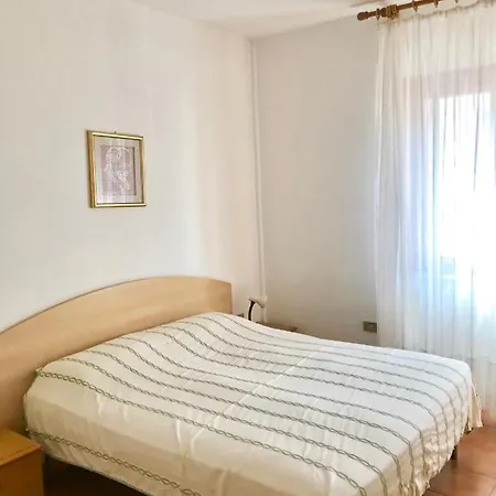 アパート Oleandri ヴィエステ