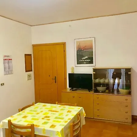 Oleandri アパート ヴィエステ